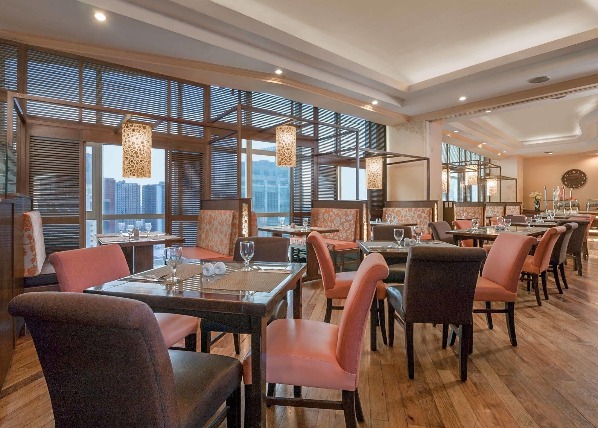 Fraser Place Manila Makati City Extérieur photo